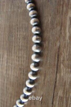 Collier de perles rondes en argent sterling amérindien Navajo de 30 pouces par I. John
