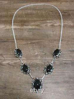 Collier en argent nickel et onyx de l'Indien Navajo signé Cleveland