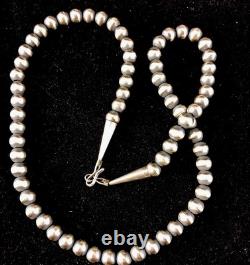 Collier en cône avec crochet et œil de 20, perles en argent sterling 5 mm amérindiennes Navajo Collier en cône avec crochet et œil de 20, perles en argent sterling 5 mm amérindiennes Navajo