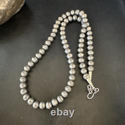 Collier en perles Navajo en argent sterling avec perles estampillées à la main de 8 mm 23 18406