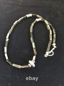Collier en perles d’onyx noir navajo amérindien 18 10003