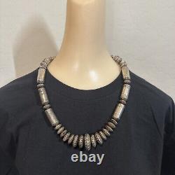Collier en perles en tube en argent sterling Navajo Amérindien fait main estampillé à la main