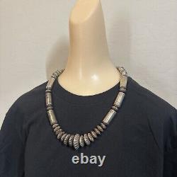 Collier en perles en tube en argent sterling Navajo Amérindien fait main estampillé à la main