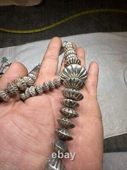 Collier en perles en tube en argent sterling Navajo Amérindien fait main estampillé à la main