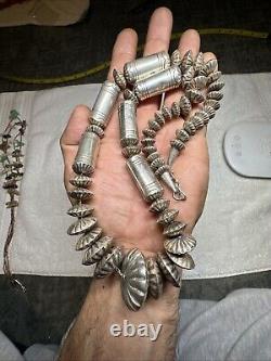 Collier en perles en tube en argent sterling Navajo Amérindien fait main estampillé à la main