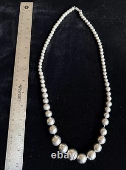 Collier en perles graduées en argent navajo amérindien de 30 pouces / 20 mm fait à la main