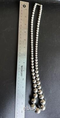 Collier en perles graduées en argent navajo amérindien de 30 pouces / 20 mm fait à la main