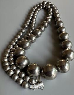 Collier en perles graduées en argent navajo amérindien de 30 pouces / 20 mm fait à la main