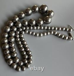 Collier en perles graduées en argent navajo amérindien de 30 pouces / 20 mm fait à la main