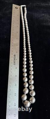 Collier en perles graduées en argent navajo amérindien de 30 pouces / 20 mm fait à la main