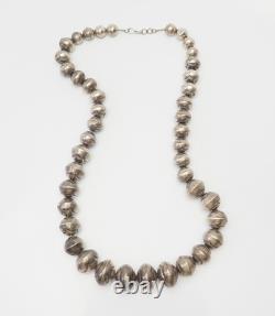 Collier en perles graduées en argent sterling antique, estampillé, de style Navajo amérindien