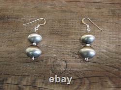 Collier en perles navajo en argent sterling graduées de 27 pouces par Co