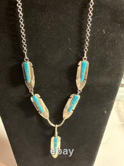 Collier en plumes en turquoise incrusté en argent sterling fait à la main par Mary Yazzie, Navajo, 22 pouces