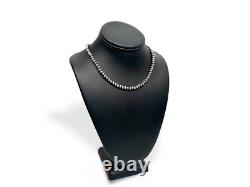 Collier simple de 17 pouces en perles Navajo en argent sterling 6 mm amérindiennes