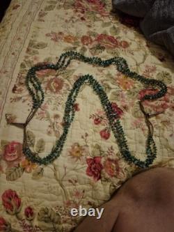 Collier vintage navajo fait main à 3 brins. Exposé uniquement.