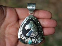 Grand pendentif cheval en pierre turquoise Navajo de Mariano Sterling