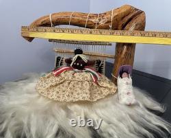Grande poupée tisserande Navajo amérindienne avec bébé fabriquée à la main