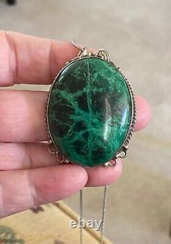 Gros pendentif en malachite amérindien Navajo avec chaîne du Powwow de Stanford