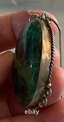Gros pendentif en malachite amérindien Navajo avec chaîne du Powwow de Stanford