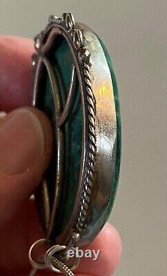 Gros pendentif en malachite amérindien Navajo avec chaîne du Powwow de Stanford
