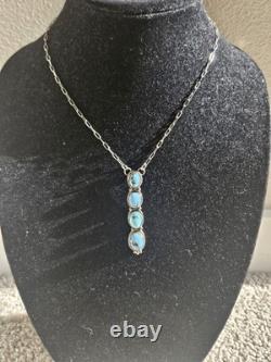 Pendentif de collier en argent sterling Navajo avec turquoise signé par Marcella James