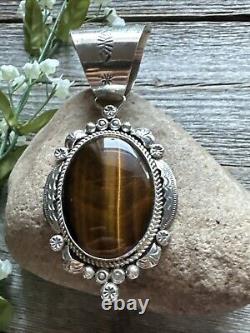 Pendentif en argent sterling Navajo amérindien avec œil de tigre marron RY