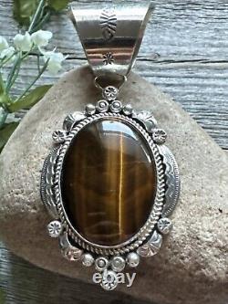 Pendentif en argent sterling Navajo amérindien avec œil de tigre marron RY