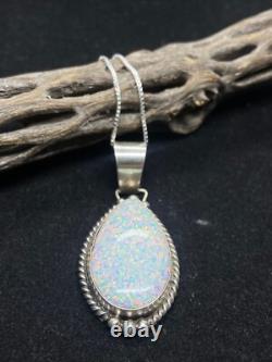 Pendentif en argent sterling fait main amérindien Navajo avec opale de feu blanche