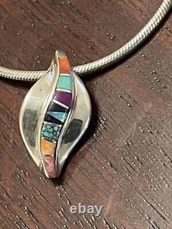 Pendentif et chaîne en argent 925 avec mélanges de pierres précieuses tourbillonnées amérindiennes Navajo