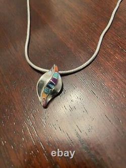 Pendentif et chaîne en argent 925 avec mélanges de pierres précieuses tourbillonnées amérindiennes Navajo