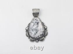 Pendentif fait main en argent sterling et buffle blanc amérindien Navajo
