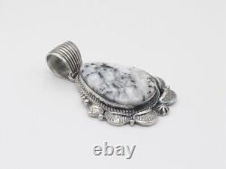 Pendentif fait main en argent sterling et buffle blanc amérindien Navajo