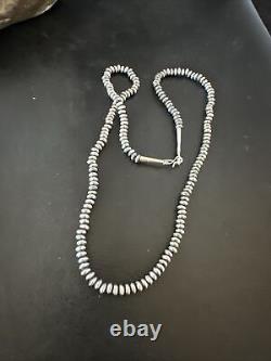 Perle Navajo en argent sterling en forme de saucer, enfilée à la main, 5mm, collier de 20 pouces 60520