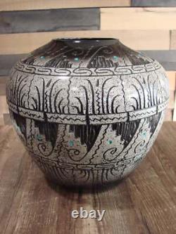 Poterie amérindienne gravée à la main signée par Dewayne et Eskeets