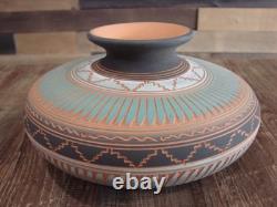 Pottery Navajo Amérindien Gravé à la Main et Peint à la Main M. Charlie