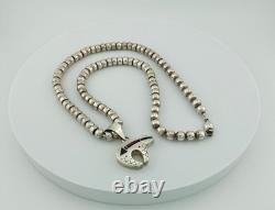 Ray Tracey + Knifewing Segura ours incrusté en argent sterling Navajo sur collier