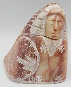 Sculpture en albatre vintage de Larry Yazzie, sculpteur Navajo, amérindien.