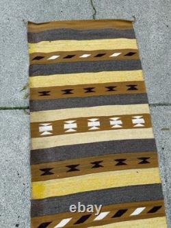 Superbe tapis Navajo amérindien des années 1900 géométrique 64 x 31