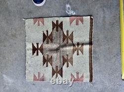 Tapis Navajo vintage des années 1940 motif amérindien textile tissé vintage