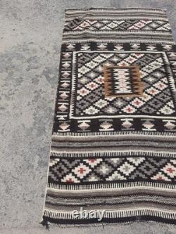 Tapis Navajo vintage tissé à la main, magnifique tapis amérindien 60,6x32,2 pouces
