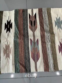 Tapis couverture en laine tissé à la main Navajo antique indien d'Amérique 58 X 26 LIRE