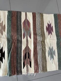 Tapis couverture en laine tissé à la main Navajo antique indien d'Amérique 58 X 26 LIRE
