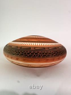 Vase à graines Navajo gravé vintage signé Susie Charlie 11D x 6H