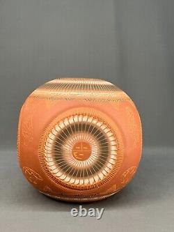 Vase carré arrondi en poterie gravée navajo amérindienne 10 signé V. King