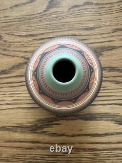 Vase navajo amérindien par Susie Charlie