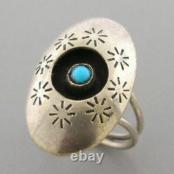 Vintage Beau Navajo Sterling Silver Oval Shadowbox Turquoise Ring